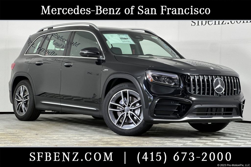 2026 Mercedes-Benz GLB GLB 35 AMG 4MATIC's photo