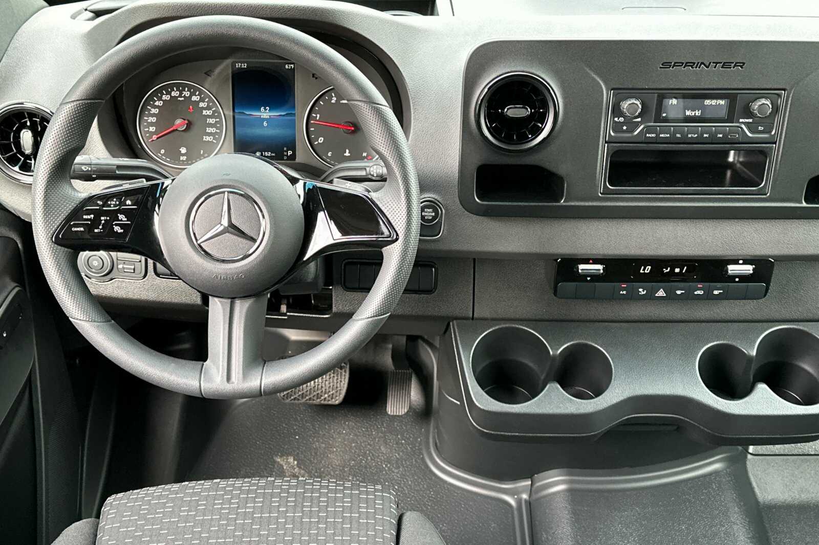 2025 Mercedes-Benz Sprinter Crew Van Base - Photo 12