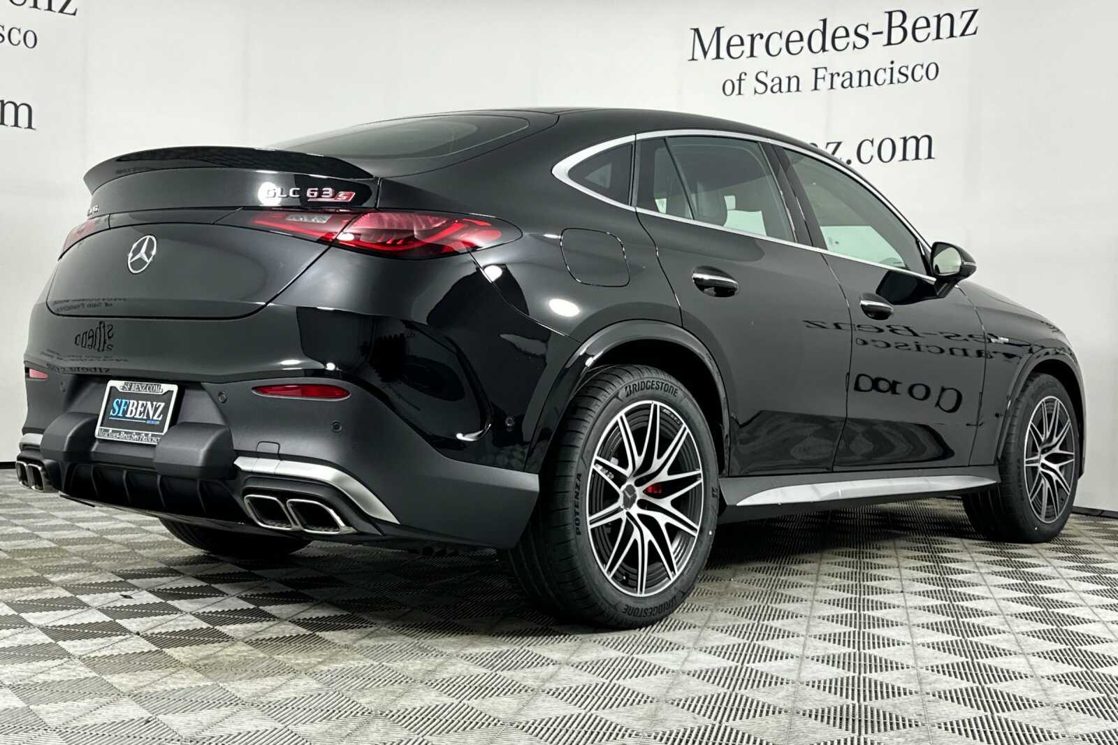 2025 Mercedes Benz GLC AMG 63 E PERFORMANCE photo 4