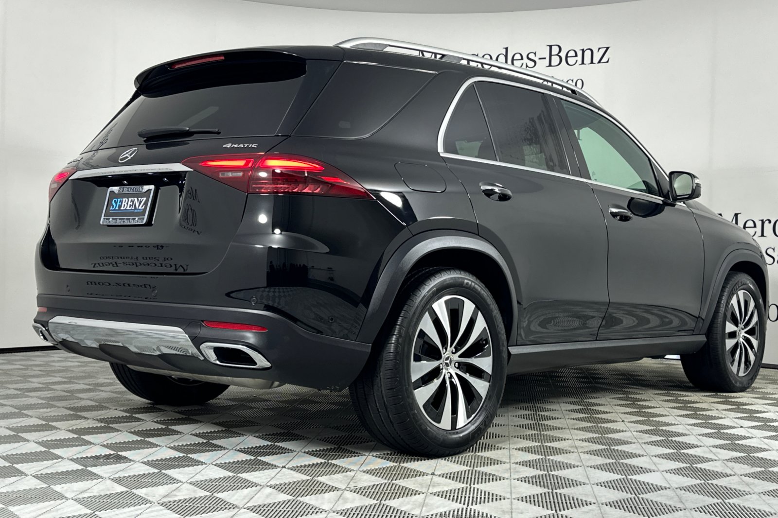 2025 Mercedes Benz GLE 350 4MATIC photo 4
