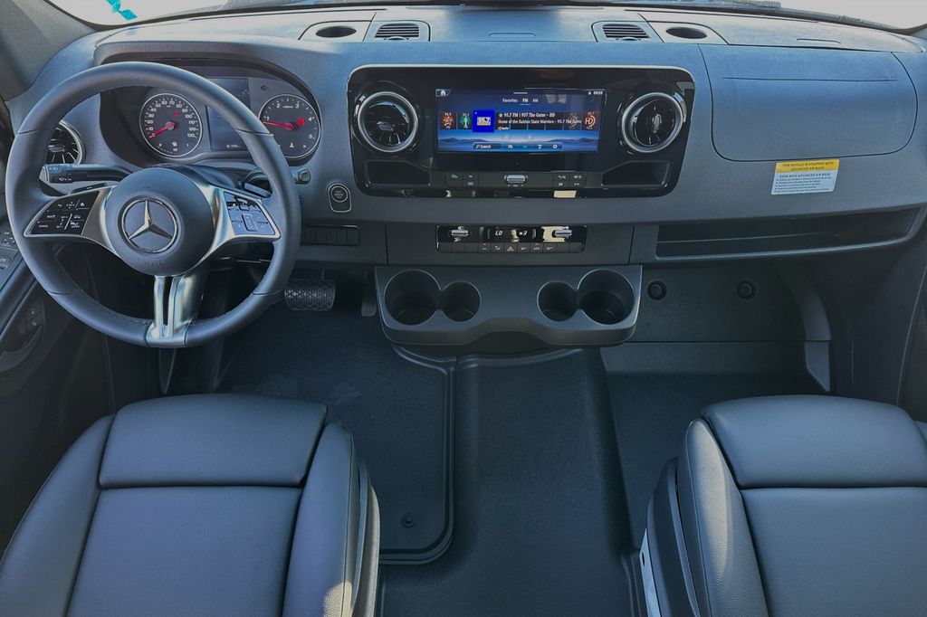 2025 Mercedes-Benz Sprinter Crew Van Base - Photo 10