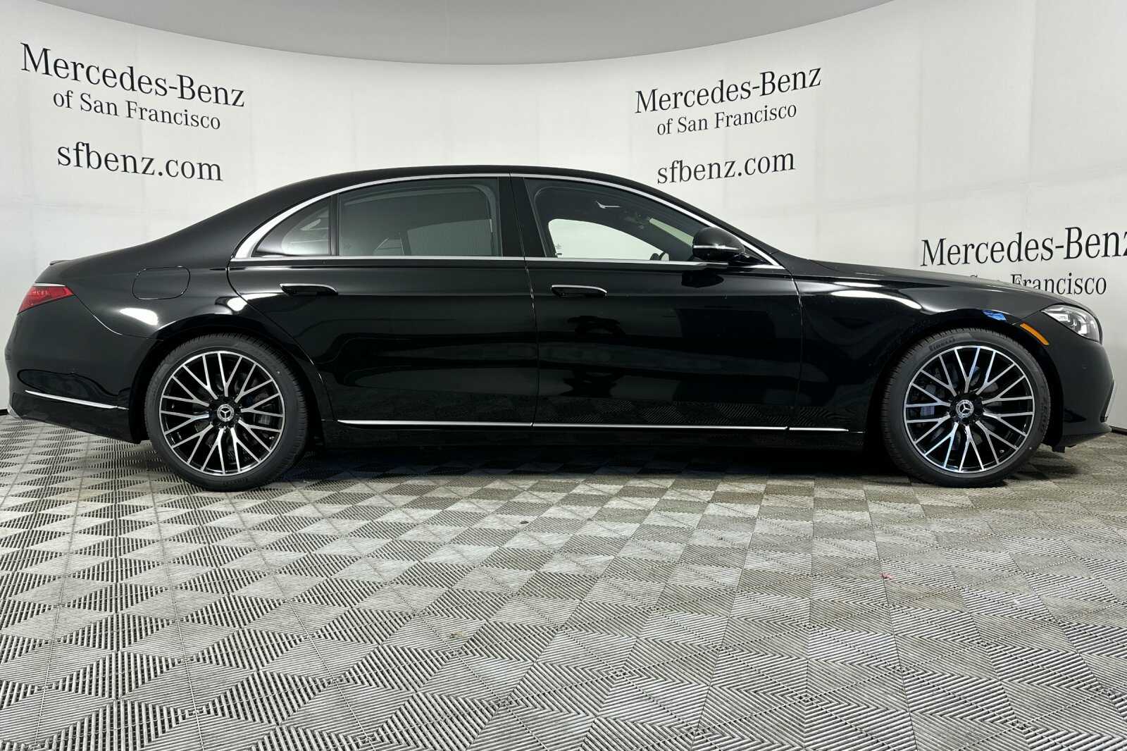 2025 Mercedes Benz S 450 580 4MATIC photo 3