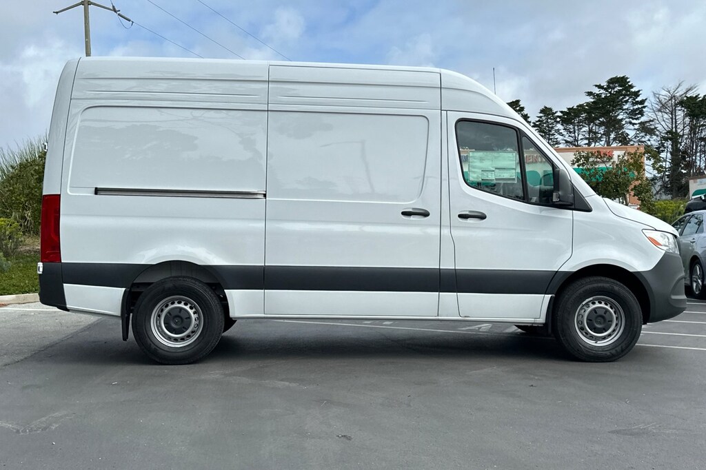 New 2025 Mercedes-Benz Sprinter 2500 Standard Roof 4-Cyl Diesel Van Cargo Van