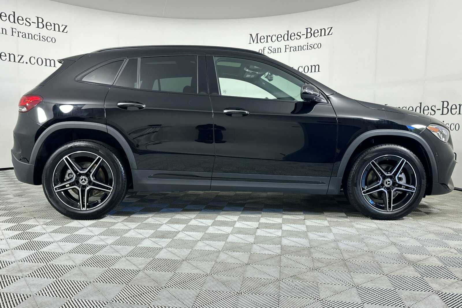 2023 Mercedes Benz GLA 250 4MATIC photo 2