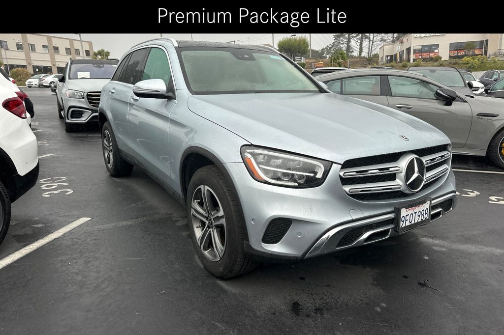 2022 Mercedes-Benz GLC GLC 300 photo 2