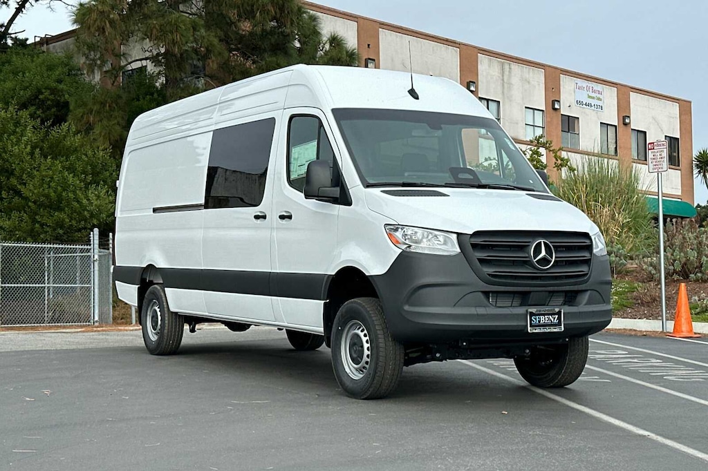 New 2025 Mercedes-Benz Sprinter 2500 High Roof 4-Cyl Diesel HO Van Crew Van