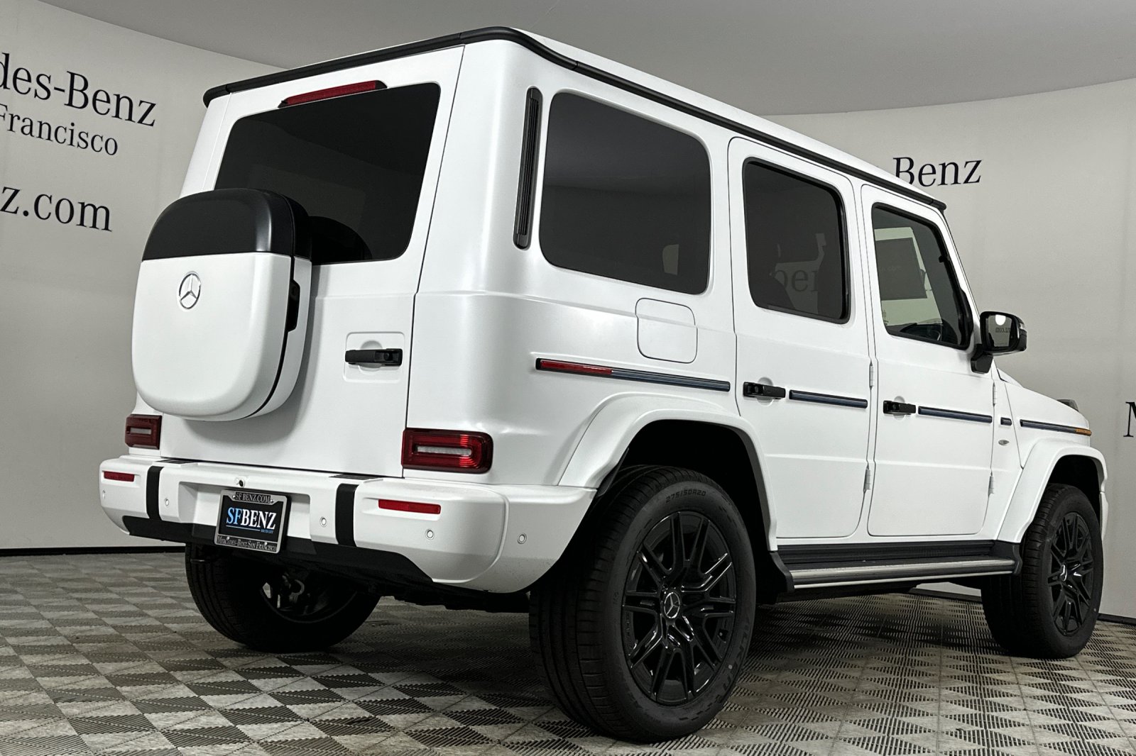 2025 Mercedes Benz G photo 4