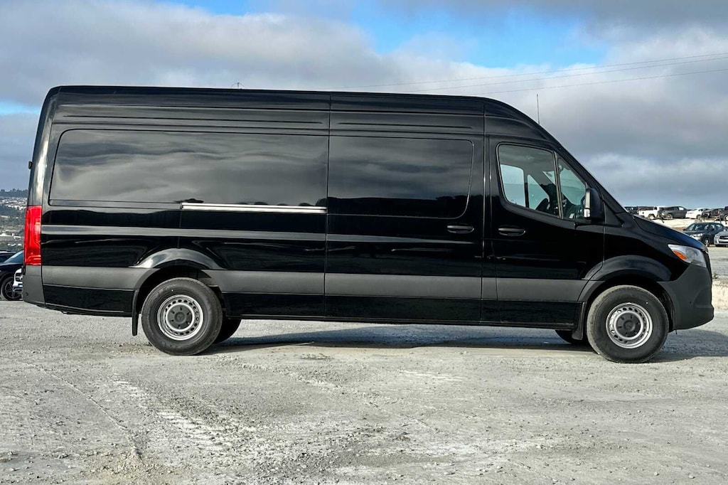 New 2025 Mercedes-Benz Sprinter 2500 High Roof 4-Cyl Diesel HO Van Crew Van