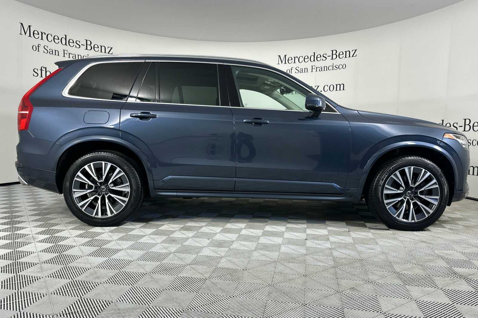 2020 Volvo XC90 T5 Momentum Sport photo 3