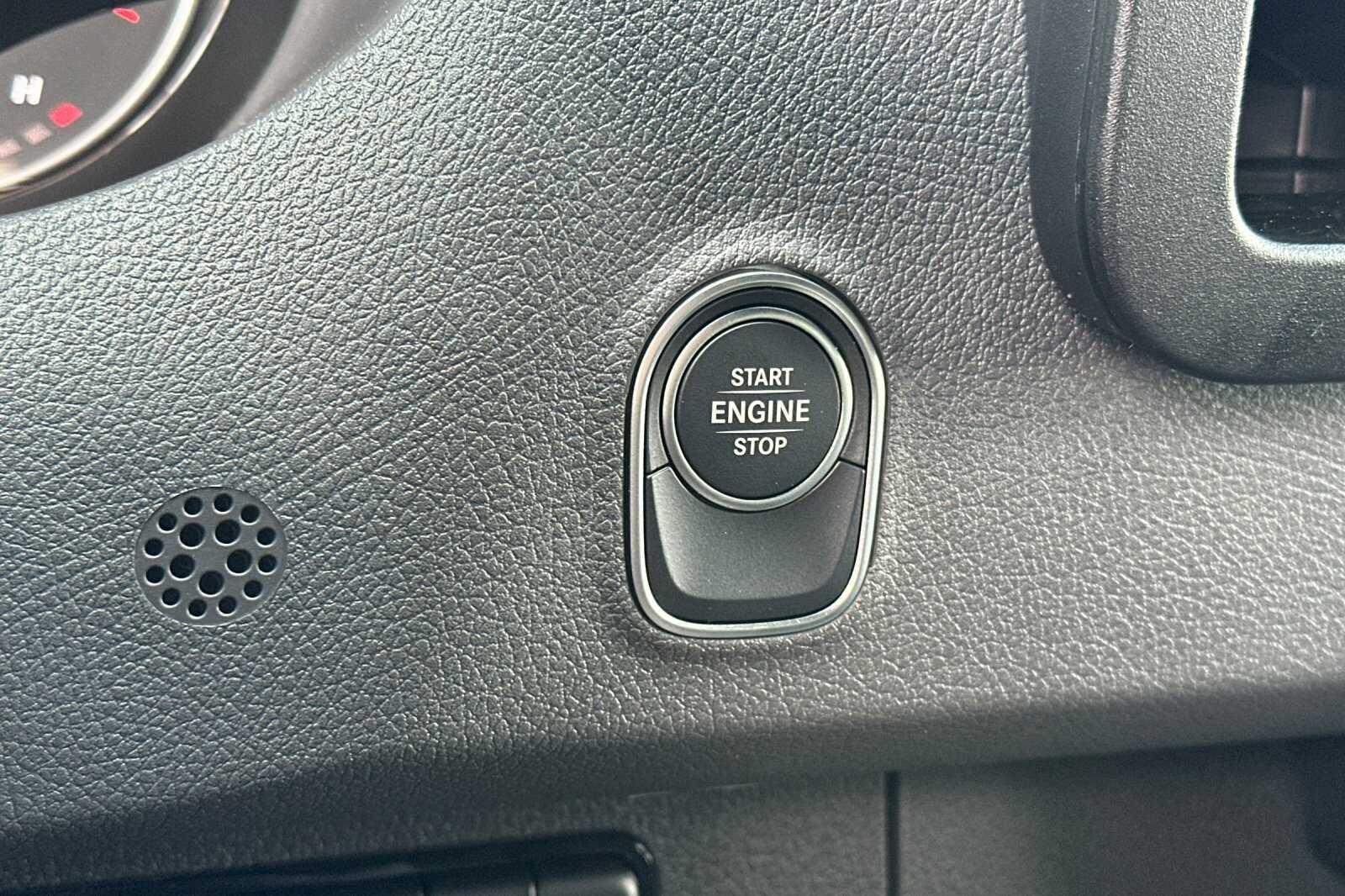 2025 Mercedes-Benz Sprinter Crew Van Base - Photo 20