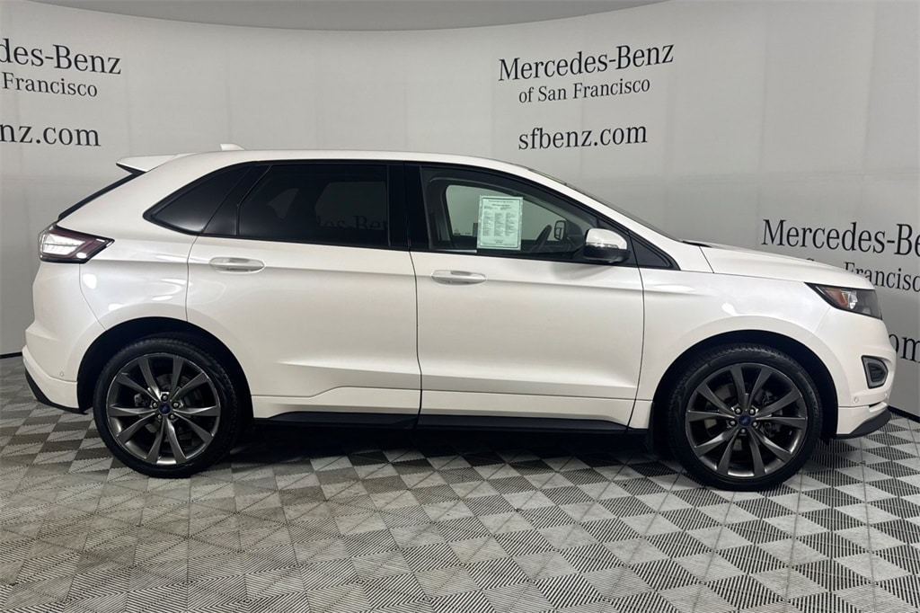 2016 Ford Edge Sport photo 2