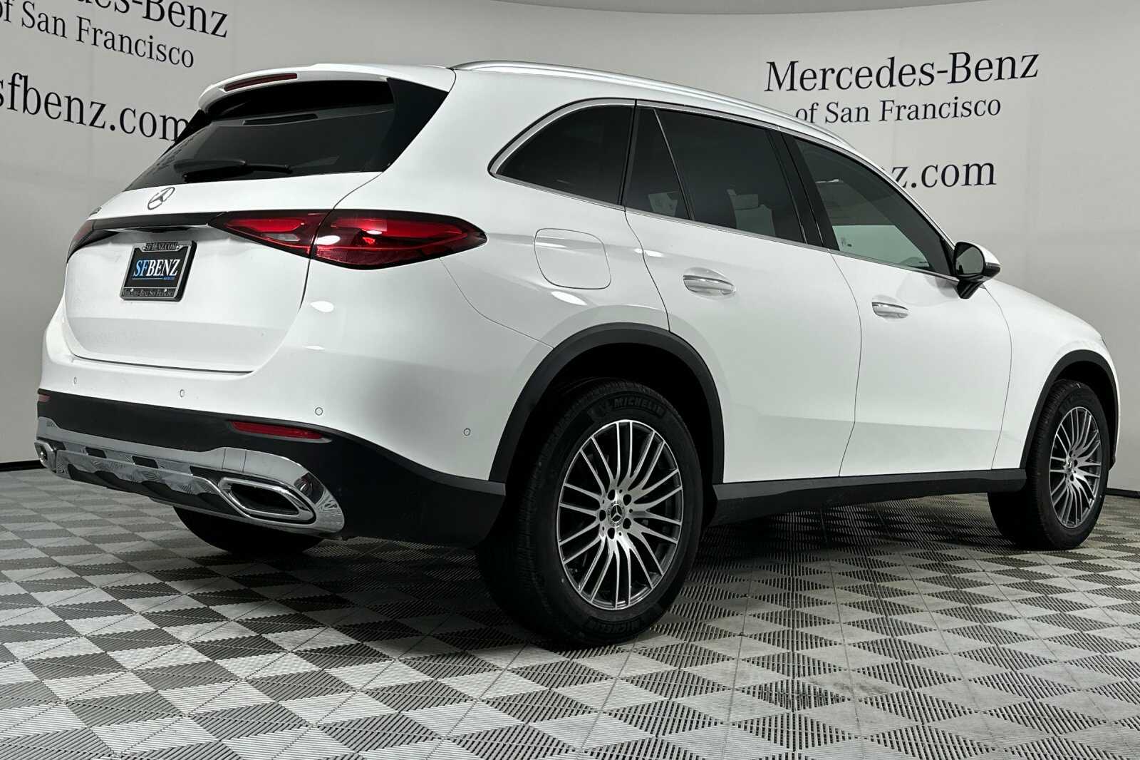2026 Mercedes Benz GLC 300 photo 4