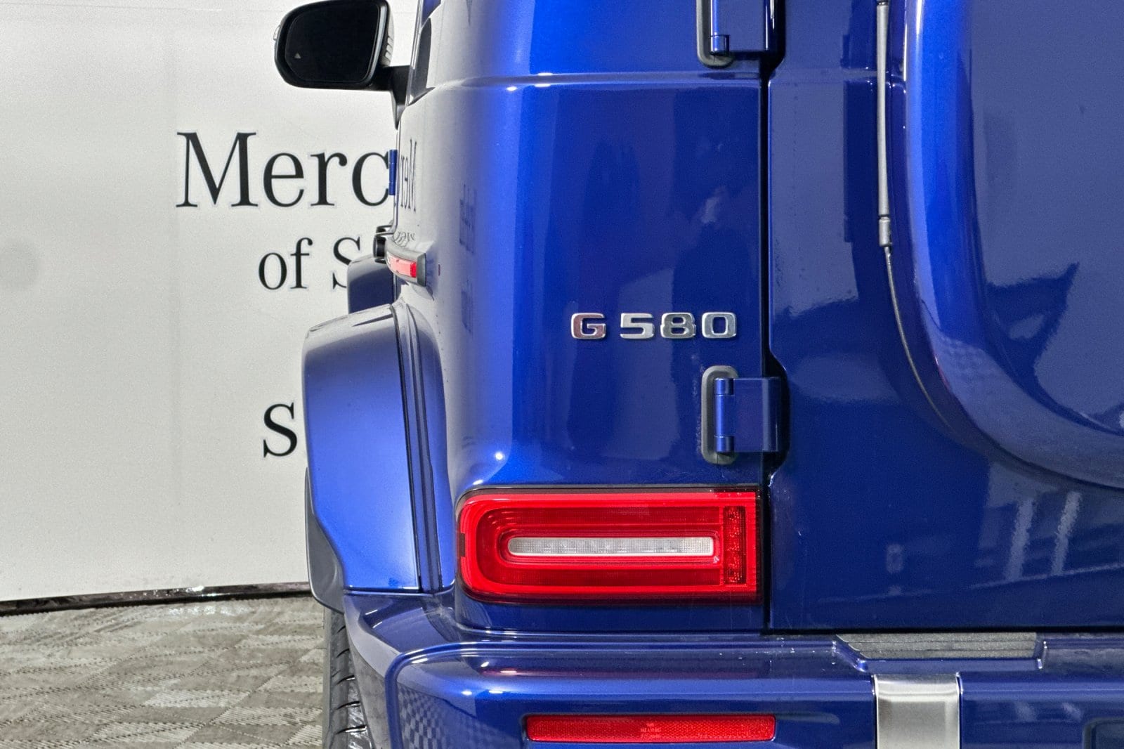 2025 Mercedes-Benz G-Class G580 - Photo 25