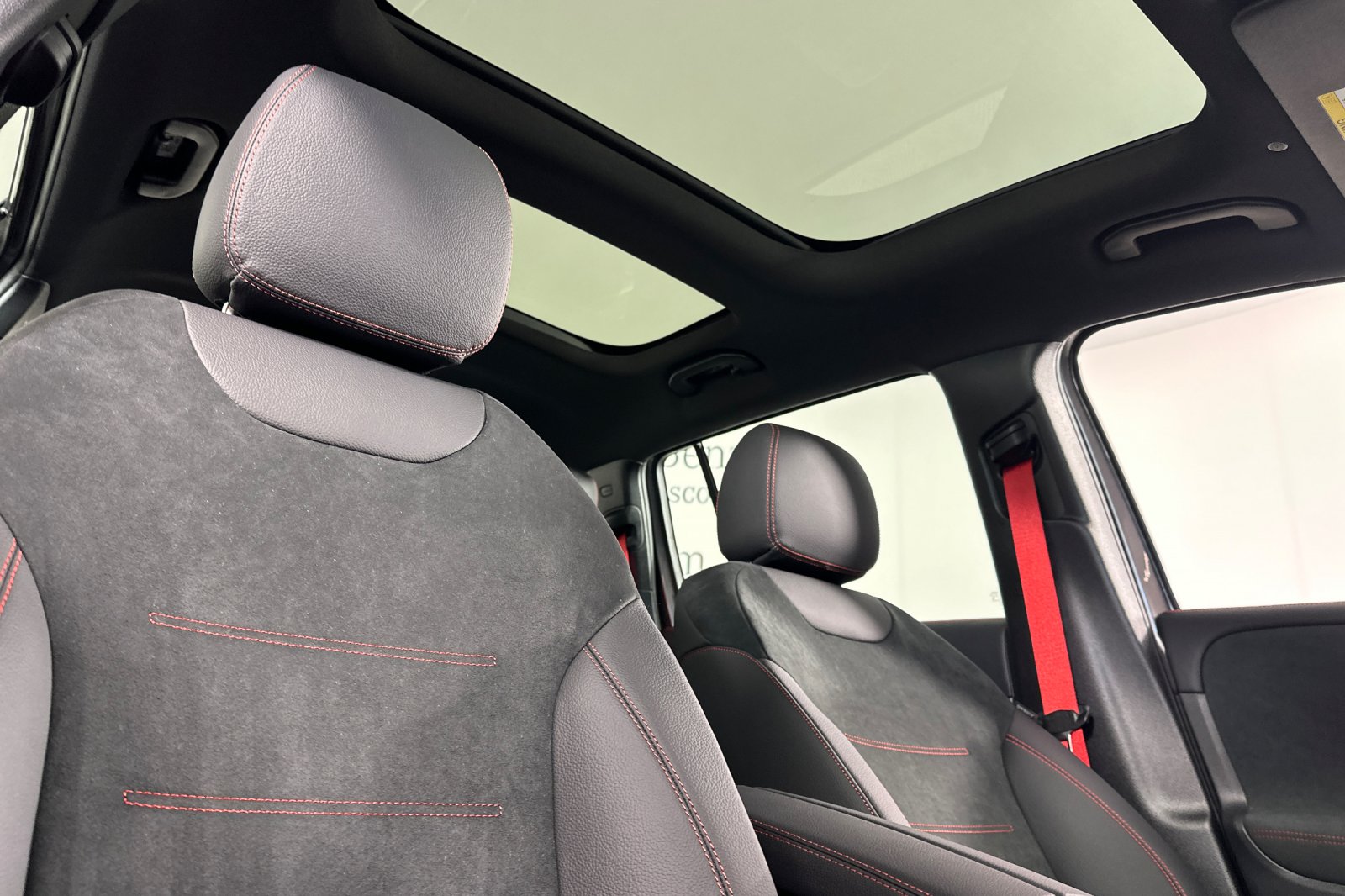 2026 Mercedes-Benz GLB AMG GLB 35 - Photo 17