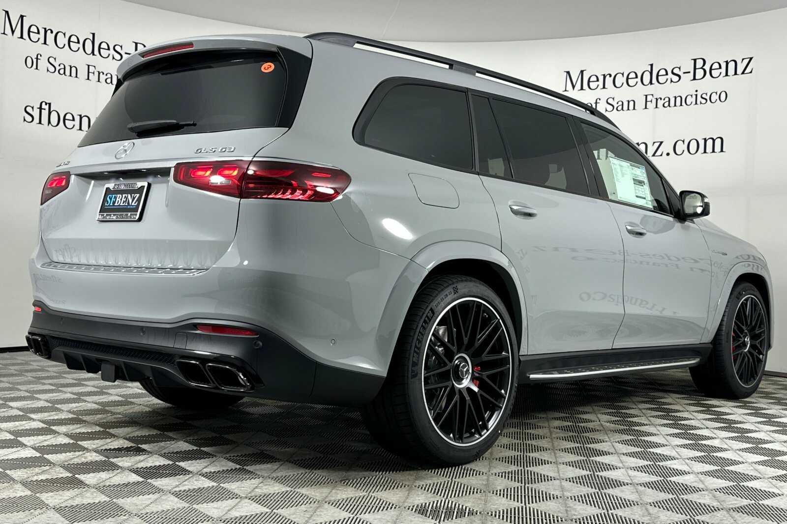 2025 Mercedes Benz GLS AMG 63 4MATIC photo 4