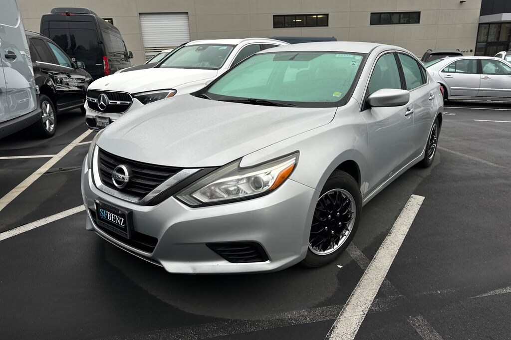 Used 2016 Nissan Altima 2.5 S 4D Sedan Sedan