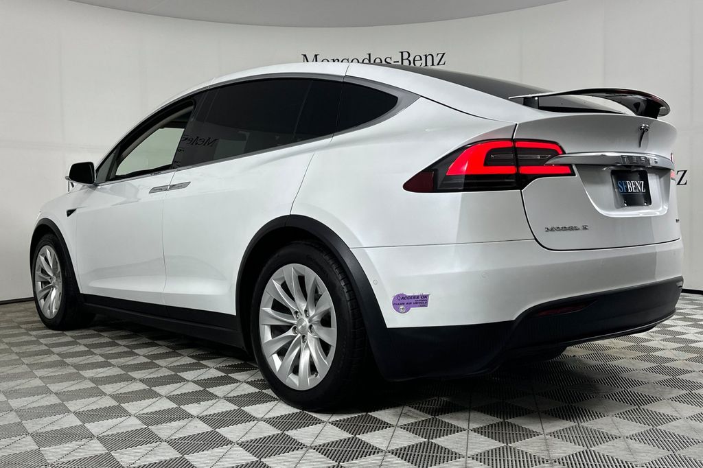 2019 Tesla Model X Long Range photo 5