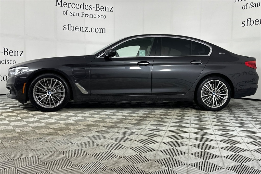 2018 BMW 5 Series 530e iPerformance photo 6