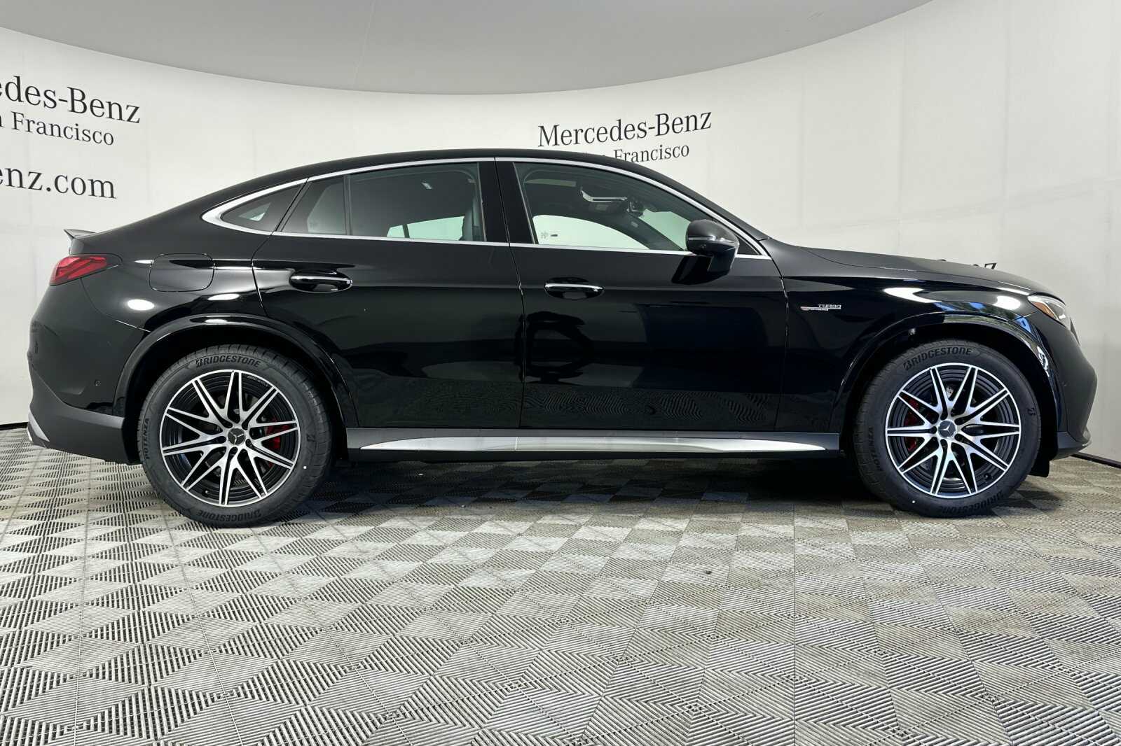 2025 Mercedes Benz GLC AMG 63 E PERFORMANCE photo 3