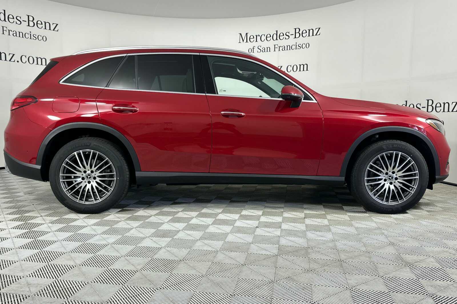 2026 Mercedes Benz GLC 300 4MATIC photo 3