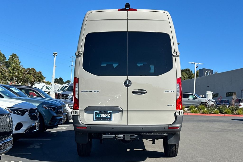2026 Mercedes-Benz Sprinter 2500 Crew 144 WB photo 4