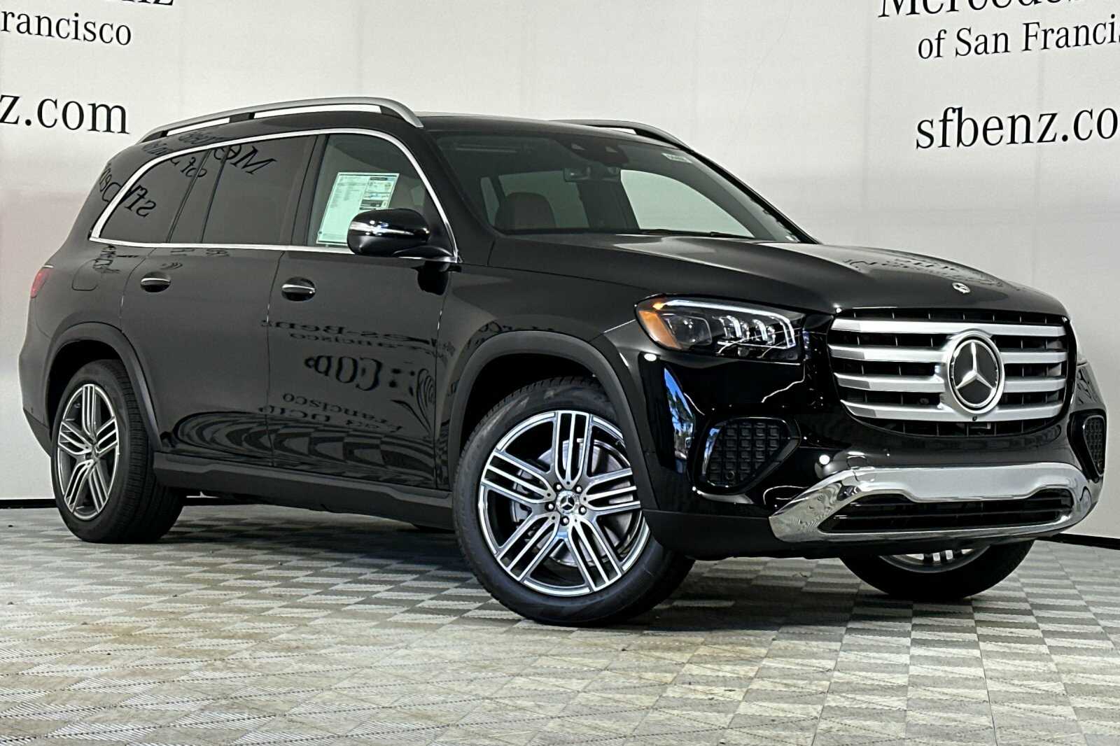 2026 Mercedes Benz GLS 450 4MATIC photo 2