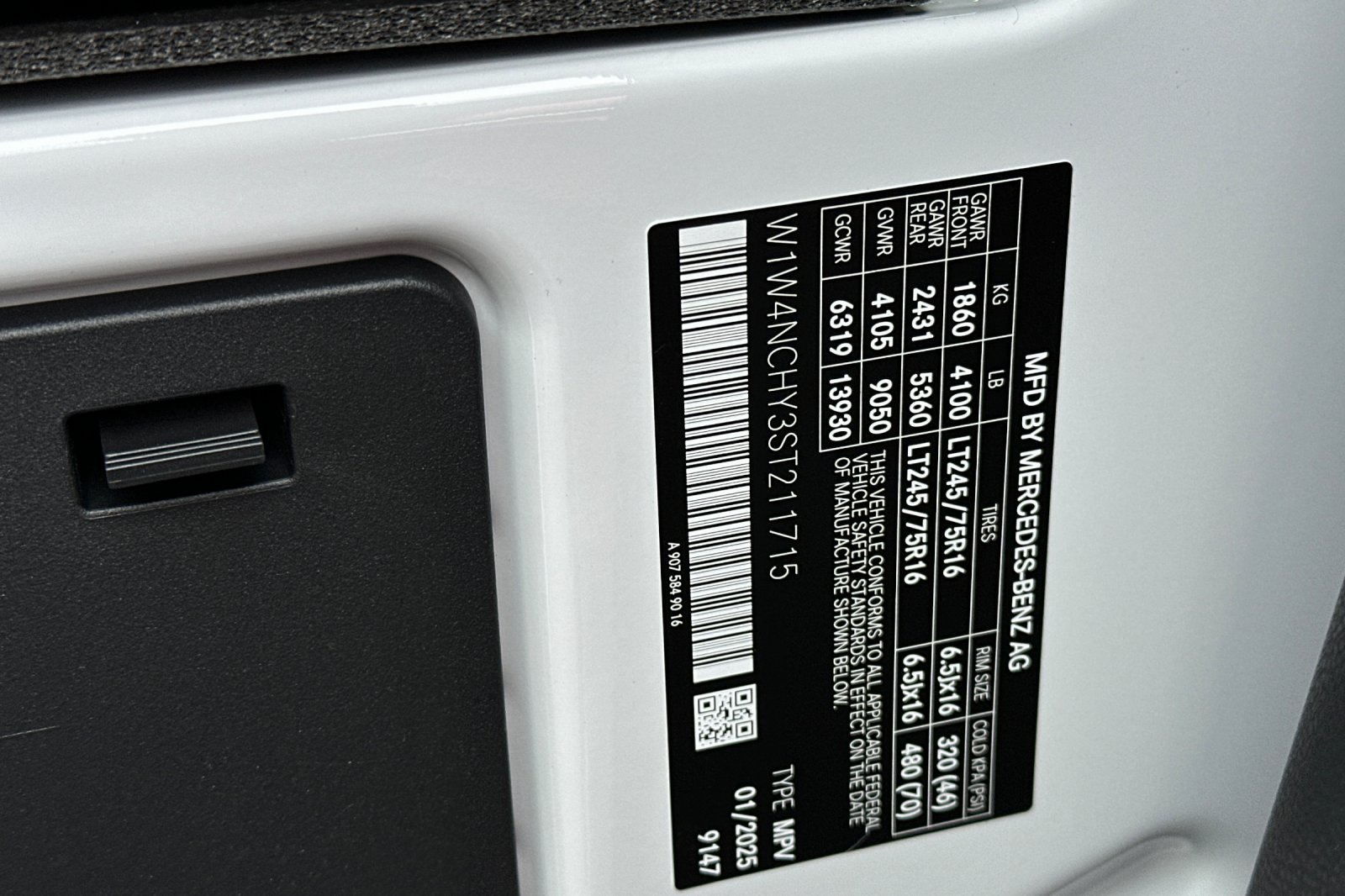 2025 Mercedes-Benz Sprinter Crew Van Base - Photo 23