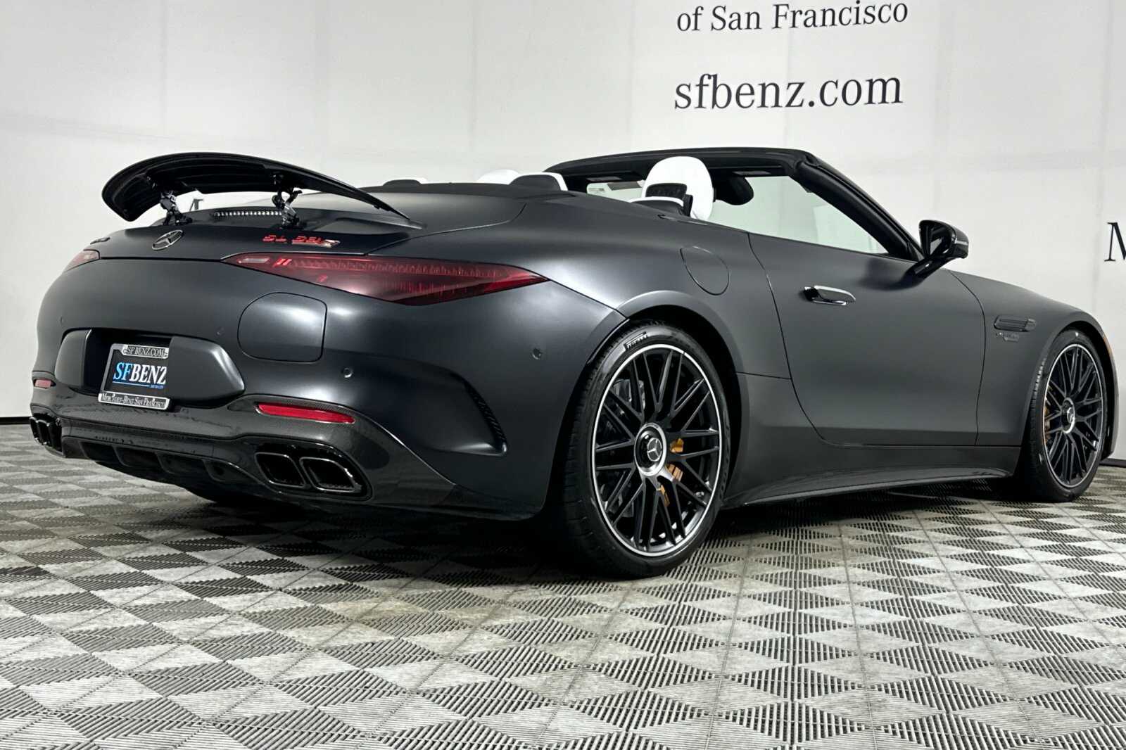 2025 Mercedes Benz SL 63 AMG photo 3
