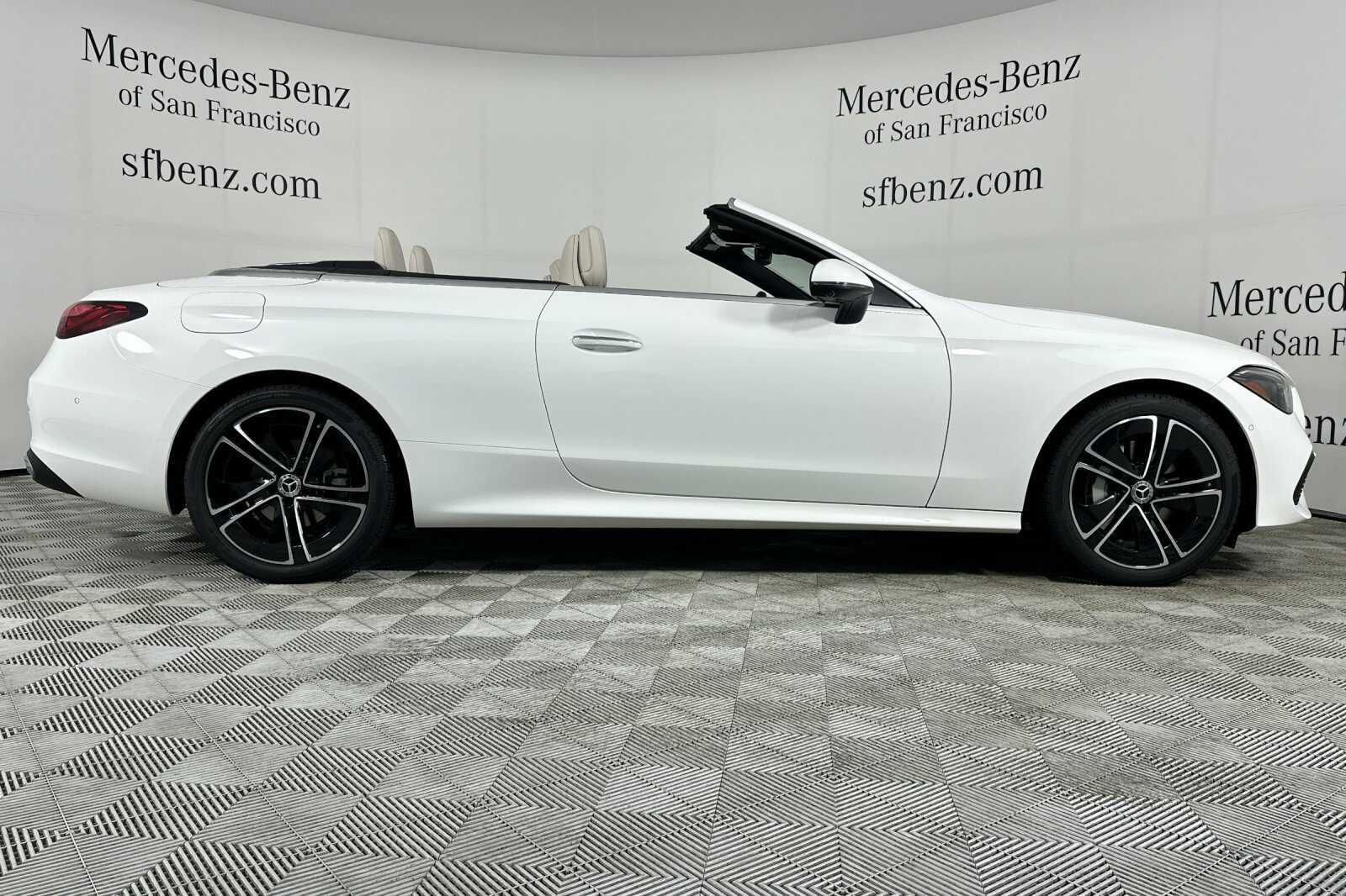 2026 Mercedes Benz CLE 300 4MATIC photo 3