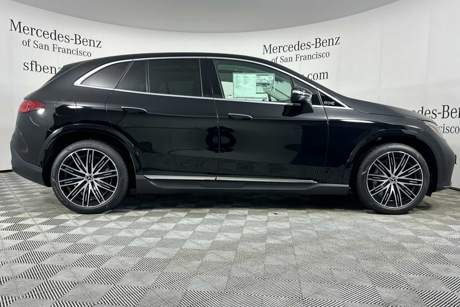 2026 Mercedes Benz EQE SUV photo 2