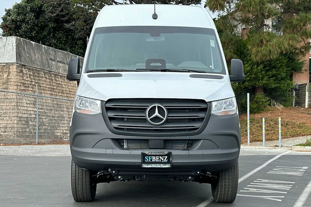 New 2025 Mercedes-Benz Sprinter 2500 High Roof 4-Cyl Diesel HO Van Crew Van