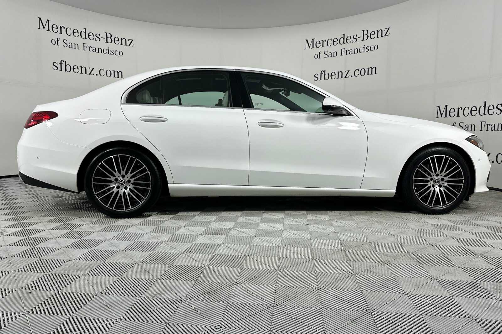 2023 Mercedes Benz C 300 photo 3