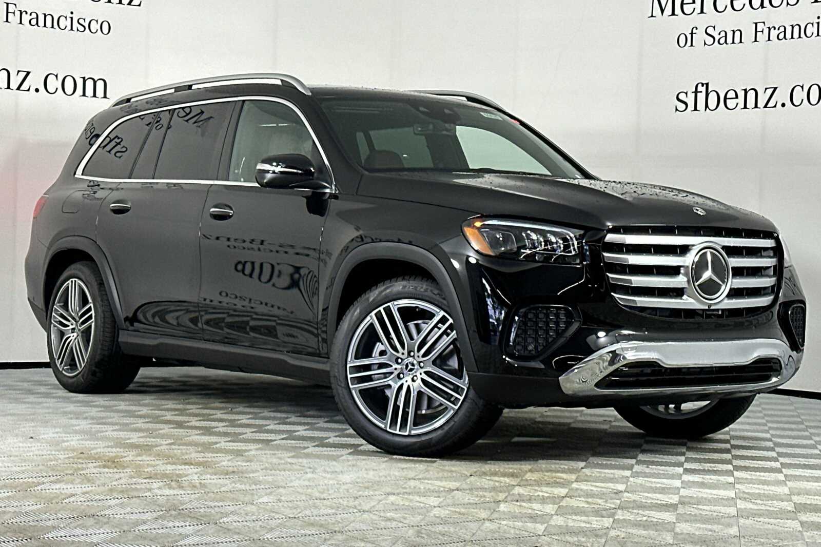 2026 Mercedes Benz GLS 450 4MATIC photo 2