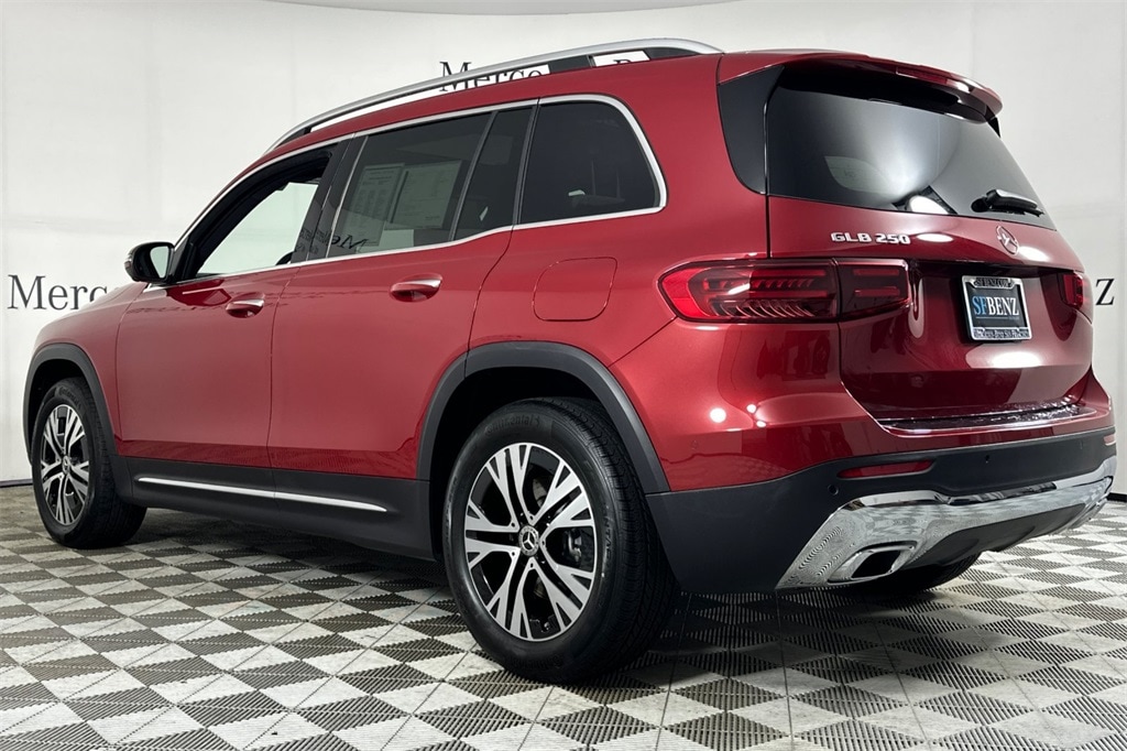2026 Mercedes-Benz GLB GLB 250 photo 5