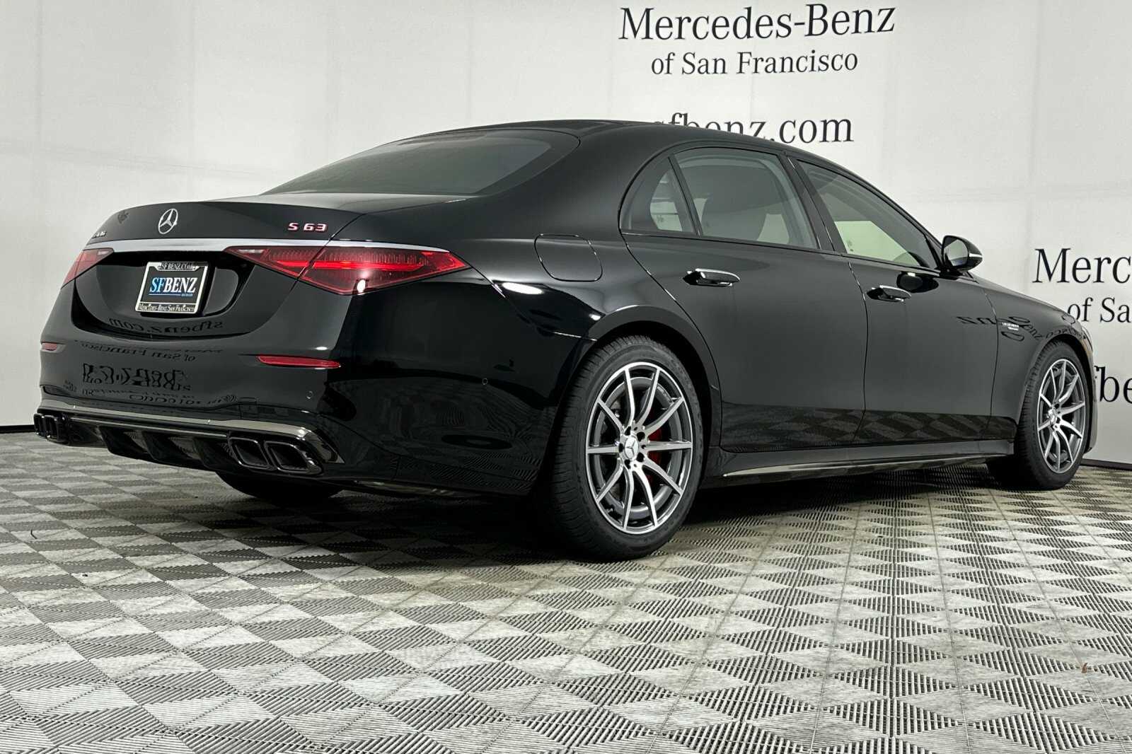 2025 Mercedes Benz S AMG 63 4MATIC photo 4