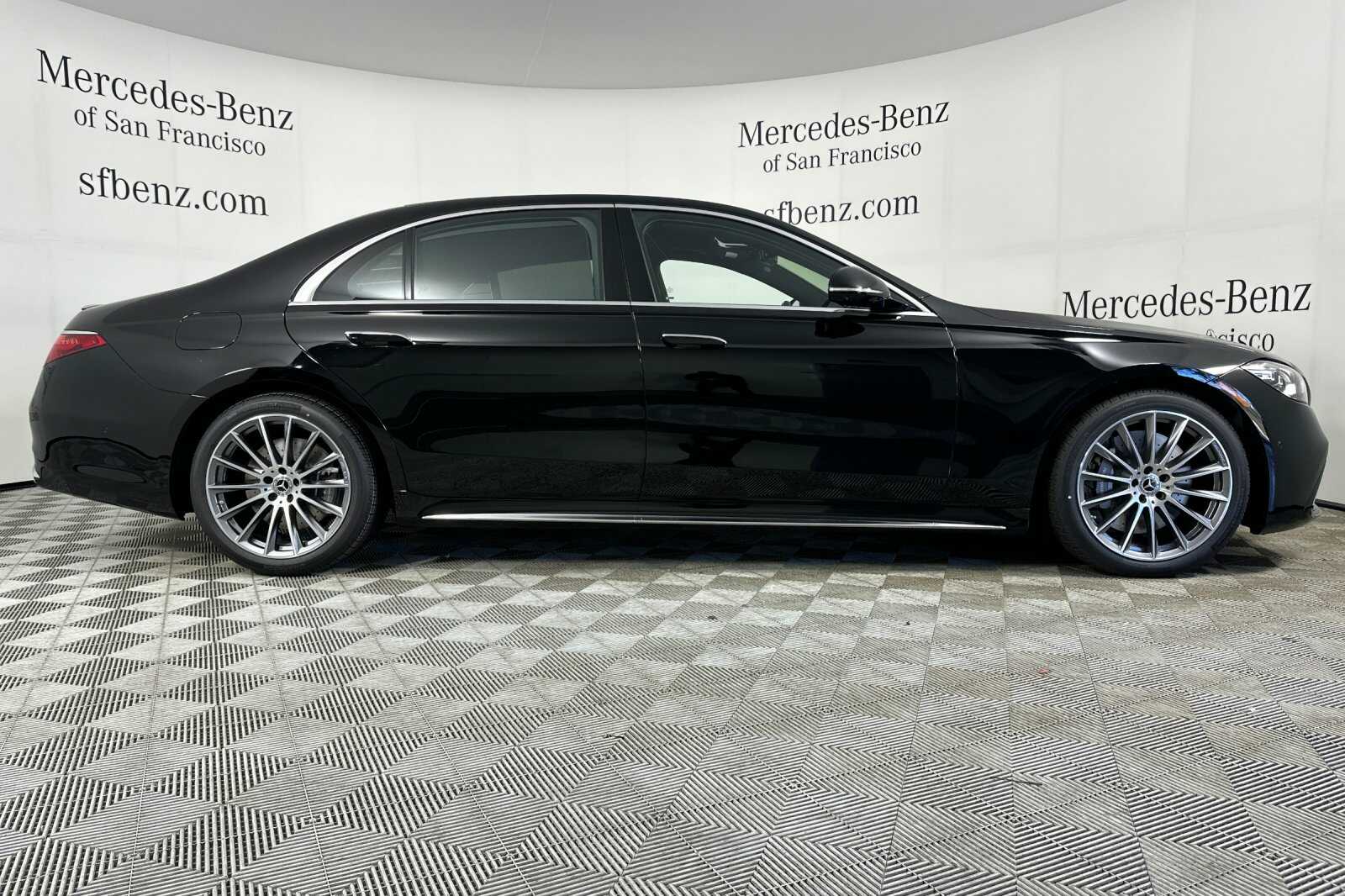 2025 Mercedes Benz S 450 580 4MATIC photo 3
