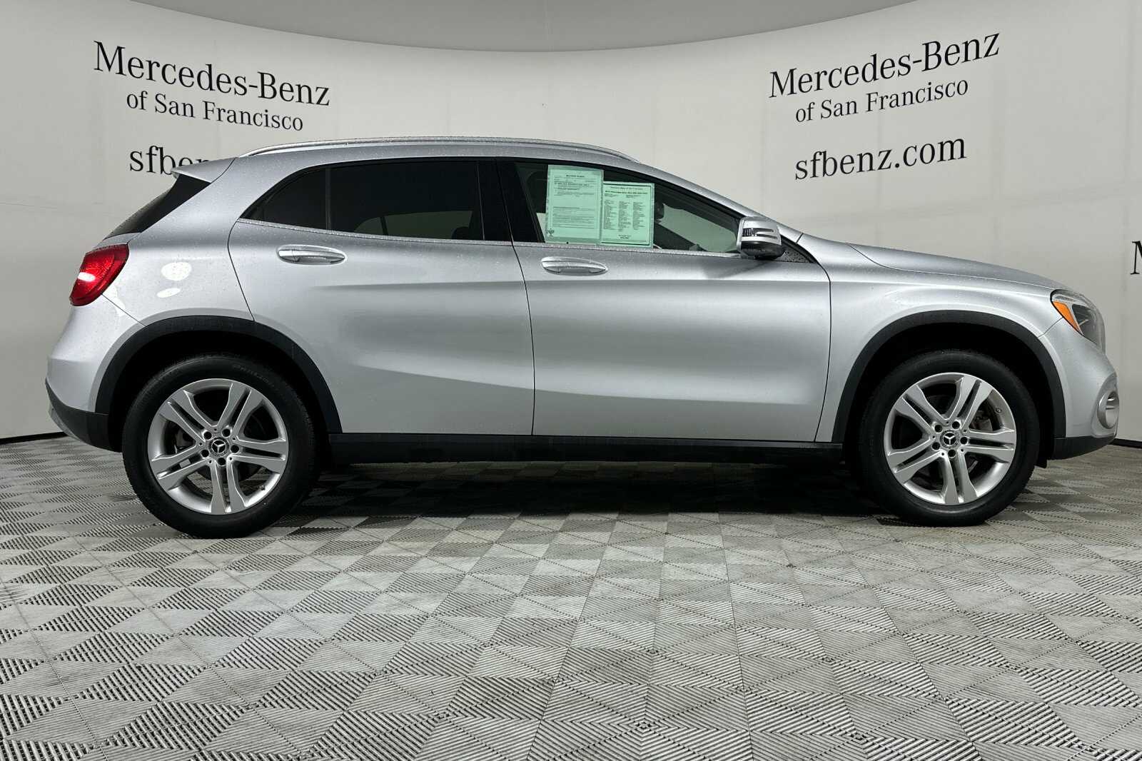 2019 Mercedes Benz GLA 250 4MATIC photo 3