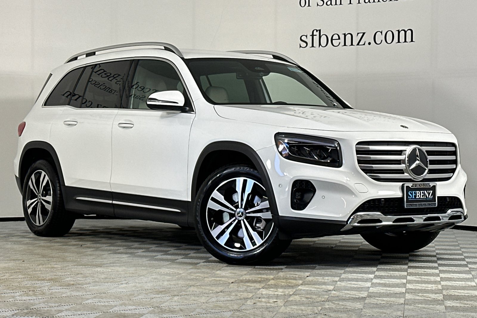 2025 Mercedes Benz GLB 250 photo 2