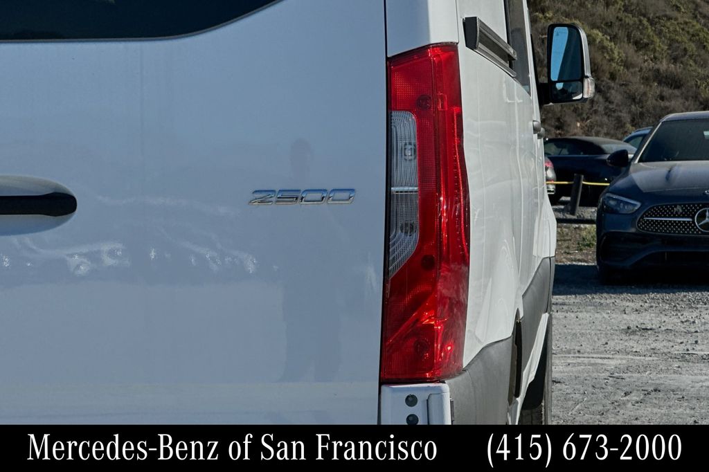 2025 Mercedes-Benz Sprinter Crew Van Base - Photo 20
