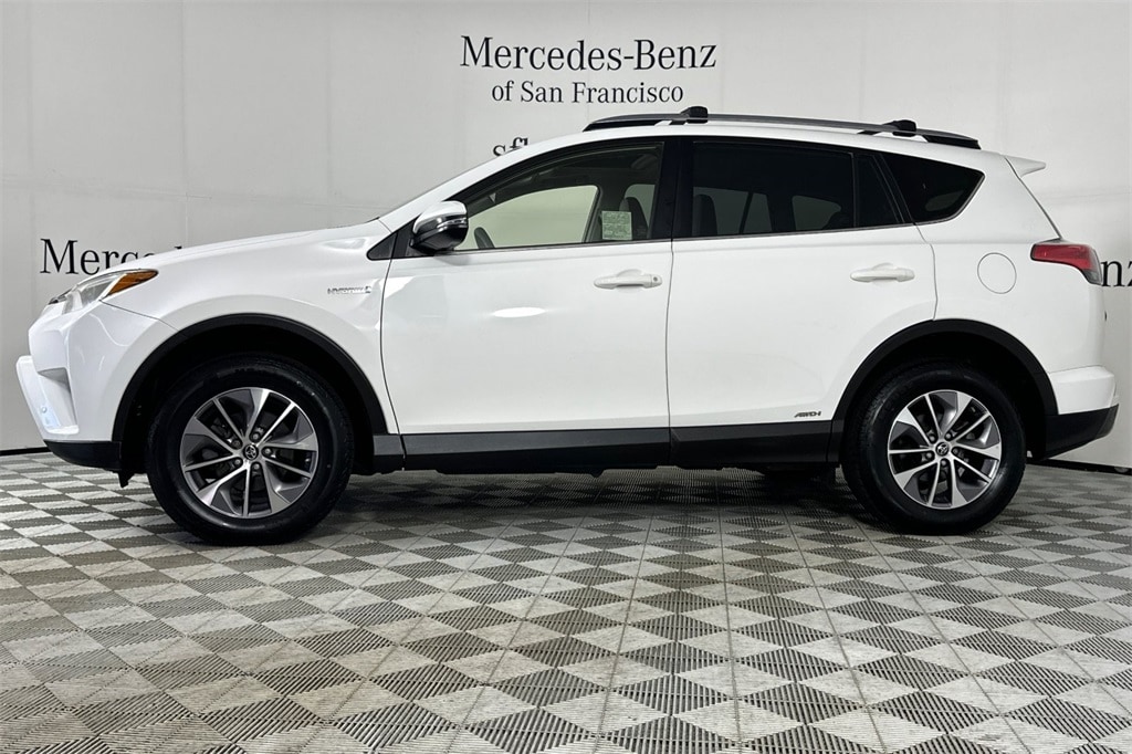 2018 Toyota RAV4 Hybrid XLE photo 6