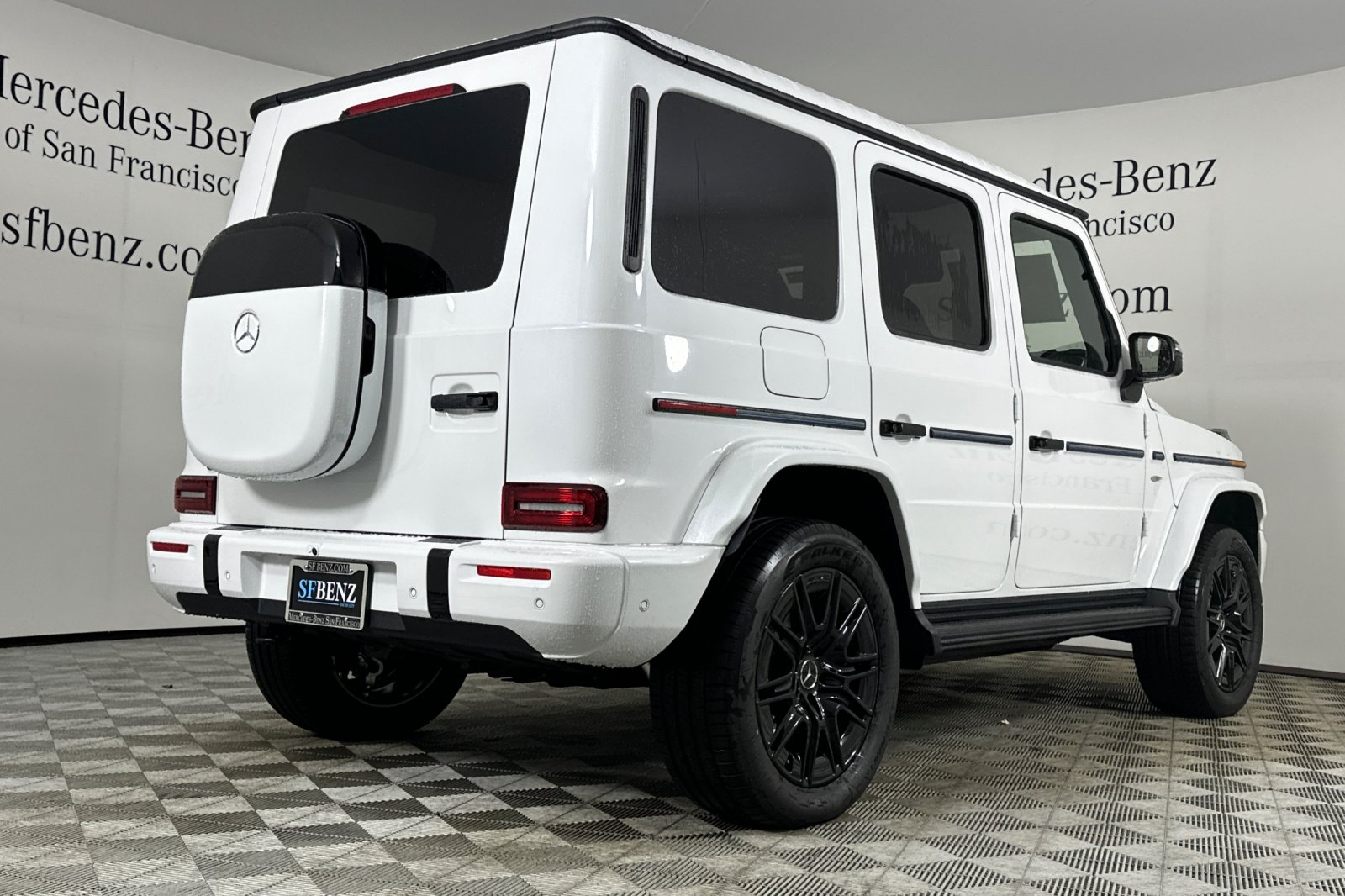 2025 Mercedes Benz G photo 4
