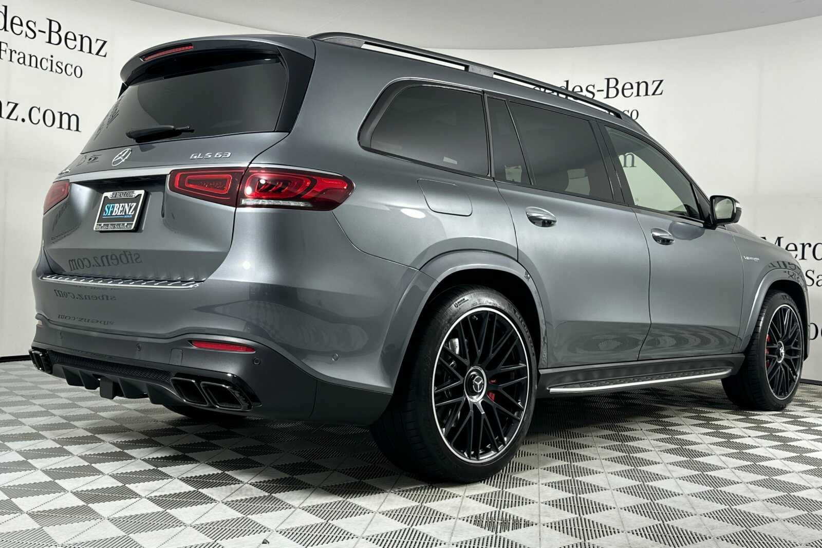 2022 Mercedes Benz GLS 63 AMG 4MATIC photo 4