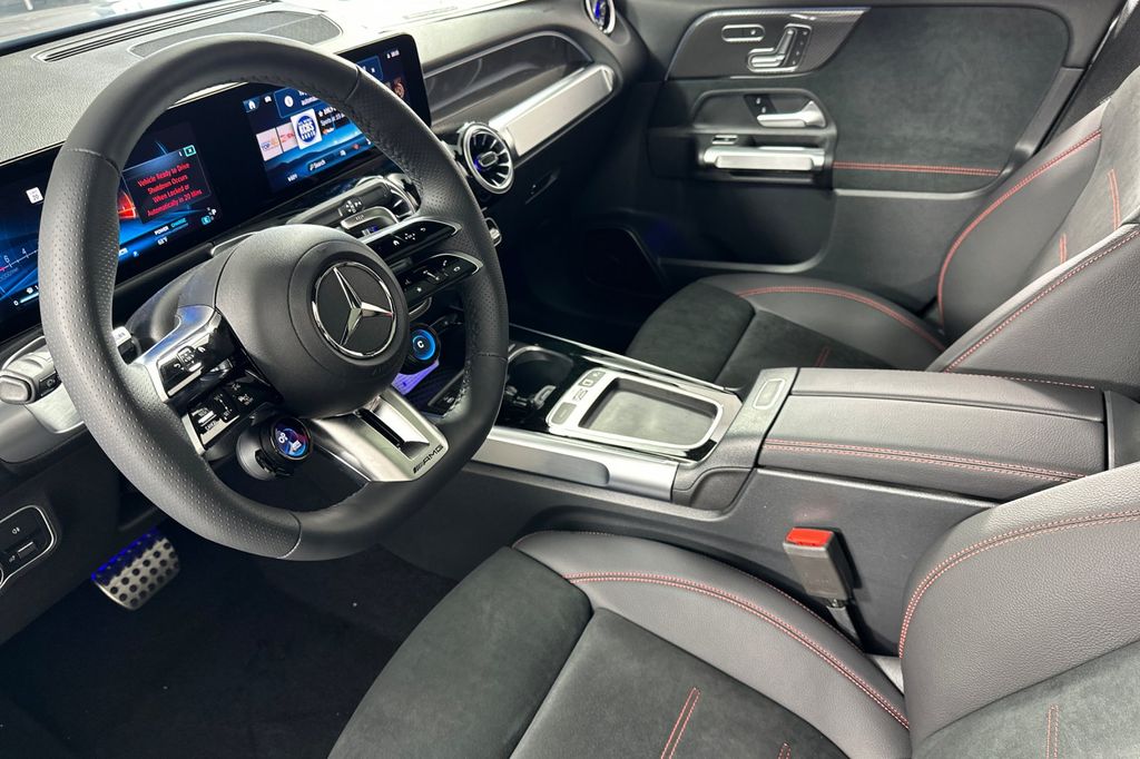 2026 Mercedes-Benz GLB AMG GLB 35 - Photo 10
