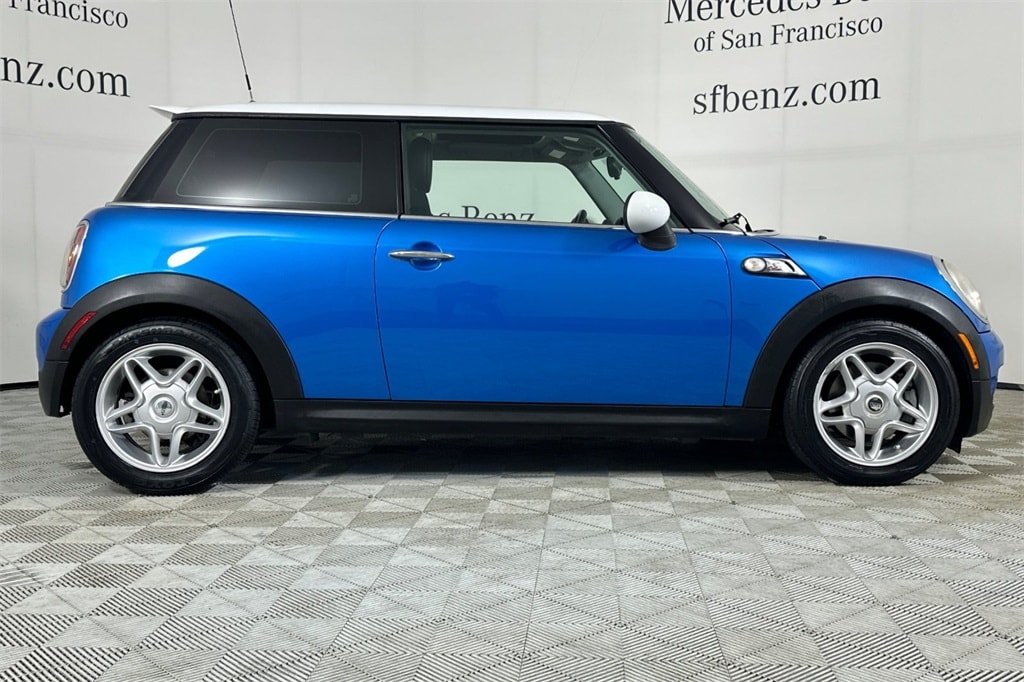 2008 MINI Cooper S Base photo 2