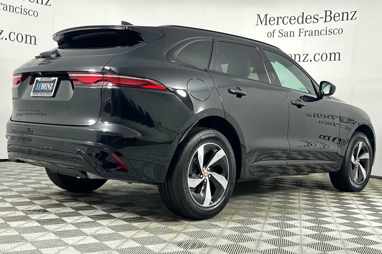 2023 Jaguar F-PACE P250 S photo 2