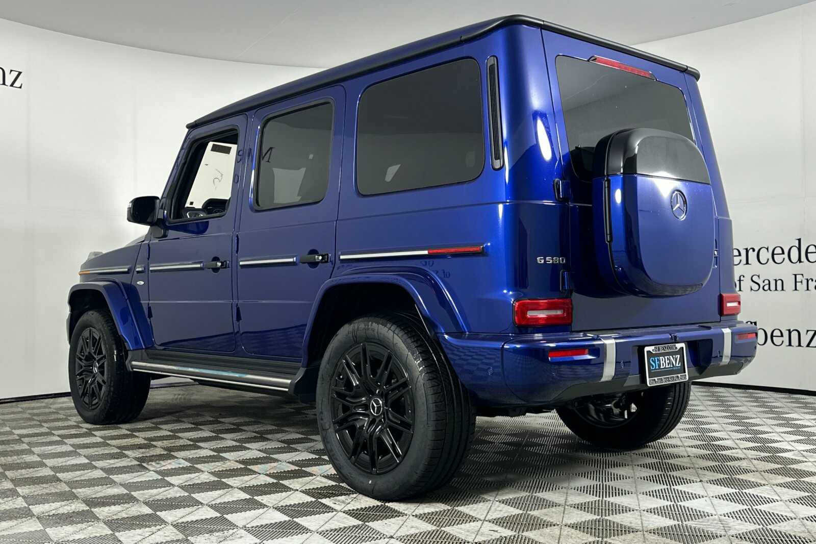 2025 Mercedes-Benz G-Class G580 - Photo 6
