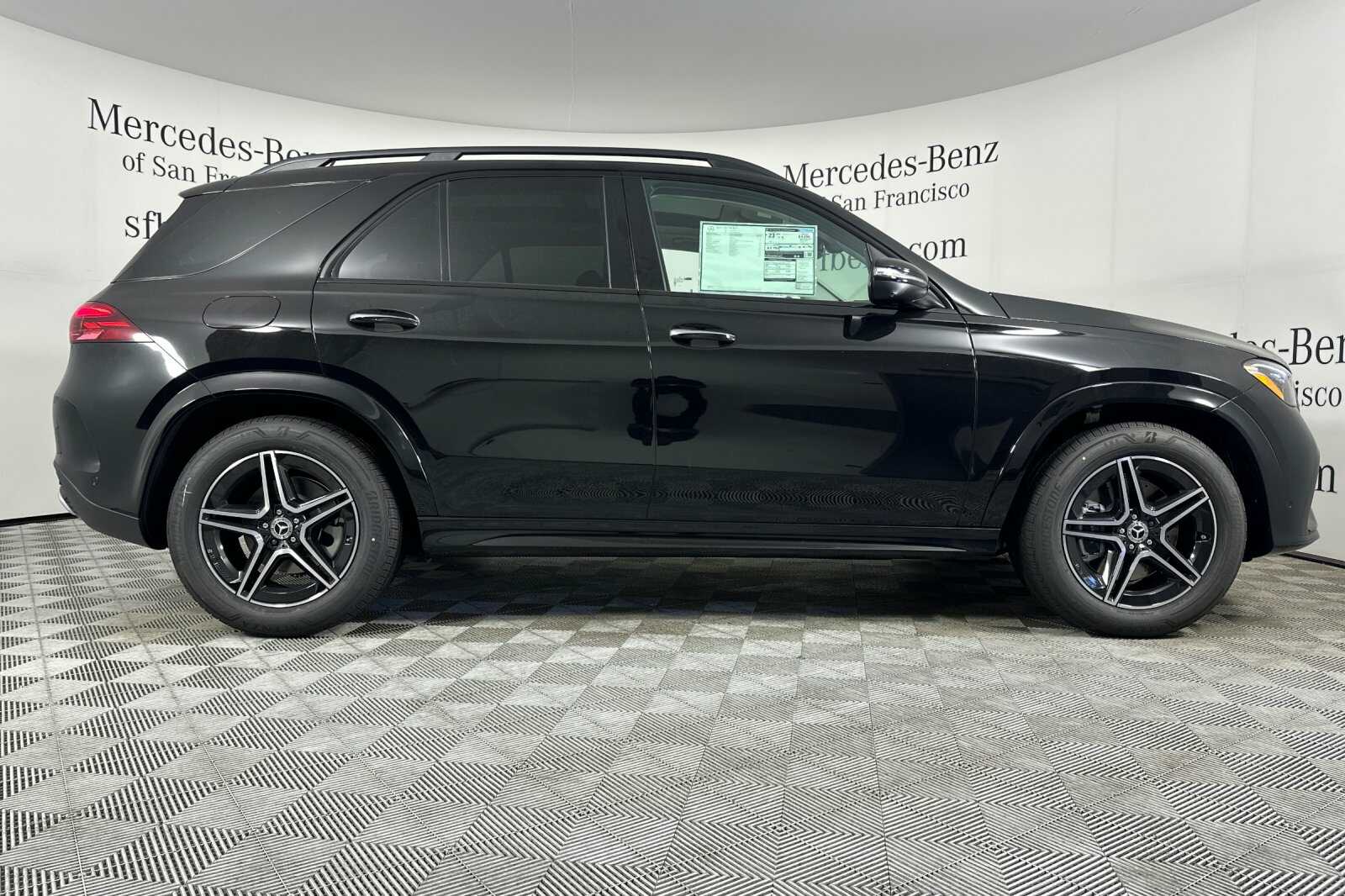 2025 Mercedes Benz GLE 350 4MATIC photo 3