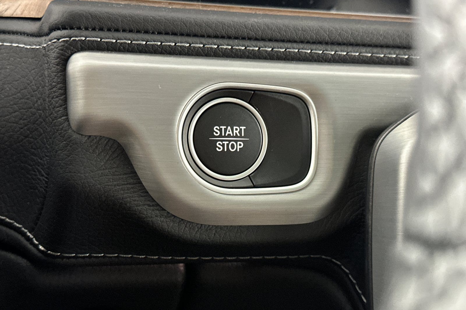 2025 Mercedes-Benz G-Class G580 - Photo 22