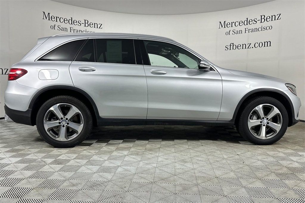 2017 Mercedes-Benz GLC GLC 300 photo 2