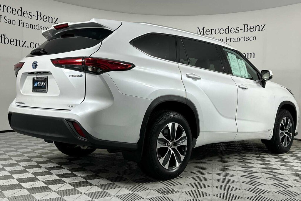 Used 2022 Toyota Highlander Hybrid XLE 4D Sport Utility SUV